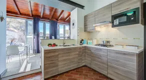 Aparthotel Arona on Lakeshore - Image 5