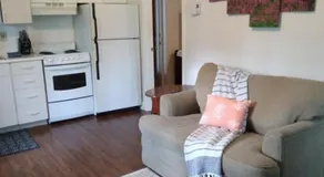 Grandma's Suite - Convenient Valley Location, Offering 10% OFF ON TOURS! - Image 2