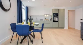 Watford Cassio Deluxe - Modernview Serviced Accommodation - Image 5