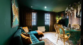 The Emerald Suite by Margate Suites - Image 2