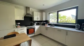 Quiet Luxe Home with GYM and Free Parking - Image 2
