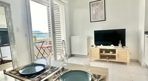 Cosy studio avec parking et vue féerique - Image 3