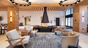 The Key Hotel Dubuque, Tapestry Collection by Hilton - Image 2