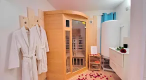 Kelys SPA- Sauna,Terrasse Privée & Sérénité - Image 5