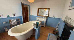 Charming Town House Central Margate - Image 4