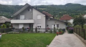 Emina - Image 4