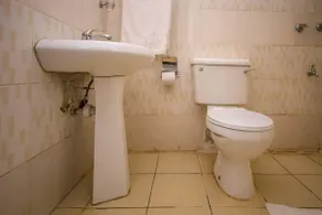 Meru Paramount Hotel - Image 3