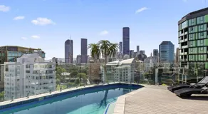 Lux Style Spacious 2 Bed 2 Bath Apt, Pool , Parking - Image 4
