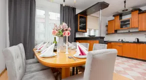Zweistöckige Wohnung | 3 Schlafzimmer | Garagenstellplatz - Image 2