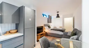 123 Queen Street - Home Crowd Luxury Apartments - Image 2