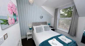 Hermosa Guest House - Image 2