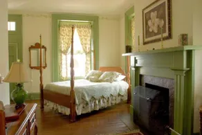 The Lafayette Inn & Restaurant - Image 2