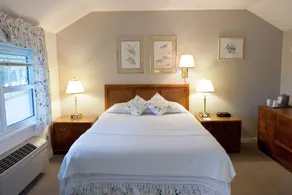 Mount Battie Inn - Image 2
