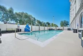 Airport Inn & Suites - Image 2