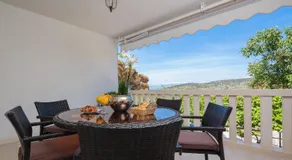 Villa with private pool terrace and garden - Image 4