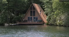Cabin Deck House - Formidable Cabin in Laurel Island - Image 2