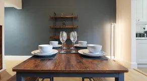 3-Bed Home Perfect for Exploring Nottingham & Derby - Image 5