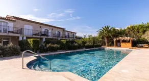 Lou Saint-Tropez - Image 4