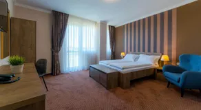 Sky Hotel - Image 2