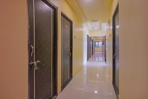 Super Collection O Tuljapur - Solapur Highway Formerly Royal Rooms - Image 5