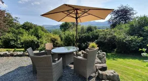 Cosy Spring Cottage at Pen Y Coed Hall - Image 5