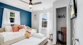 Cozy Oasis of Downtown Clarksville - Image 2
