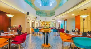 Hyphen Business Hotel - Image 2