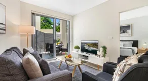 CENTRAL NO 5 LUXURY APARTMENT - Image 2
