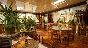LOGIS HOTEL L' Auberge d'Uzes - Image 2