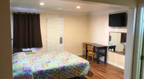 Star Motel - Image 2