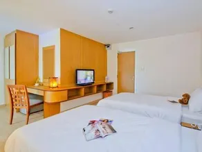 Kozy Inn - Image 3