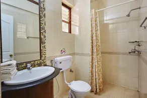 Camelot Beach Resort - Image 4