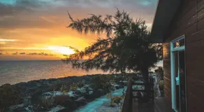 Matira Beach Bungalow Waterfront - Image 5