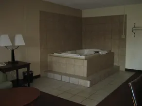 Americas Best Value Inn - Topeka, KS - Image 5