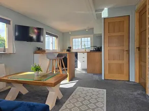 Cozy log cabin - Image 2