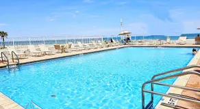 Oceanfront escape with 2 pools! - Image 3