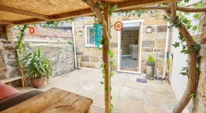 Poets Cottage - Image 3