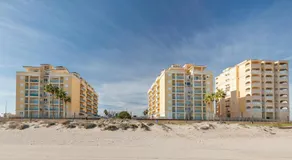 Penthouse am Strand mit WLAN und Pool - Image 4