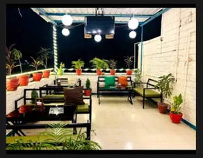 Blue town Hostel & Cafe - Image 4
