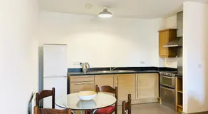 Central Spacious - Image 3