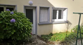 Logement sous maison habitée en face de la foret petite cour - Image 4
