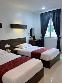 POK ENG TIN HOTEL & MART - Image 5