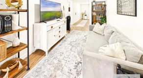 Downtown Albany Boho Inn - Image 2