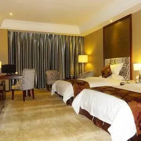 Four Seasons Moon Hotel - Image 3