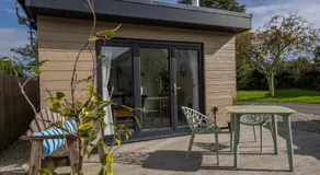Olverstone Lodge, a beautiful Cornish lodge with wood burner & garden - Image 3
