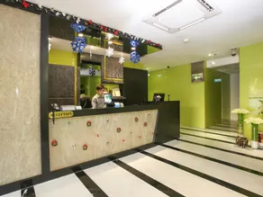 J8 Hotel - Image 5