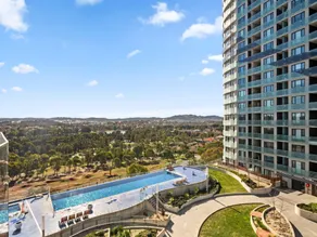 Light-Filled 1-Bed Apartment with Pool  Gym - Image 3