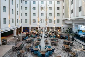 Leonardo Royal Hotel Brighton Waterfront - Image 2