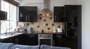 Bootham Court Grade II duplex apartment with free parking & Wi-Fi - sleeps 2-6 people - Image 4