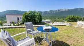 1 Bedroom Beautiful Apartment In Podgrade - Image 2